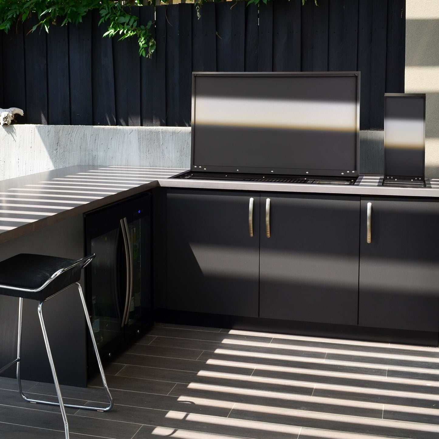 PHOENIX BLACK 4 BURNER BBQ